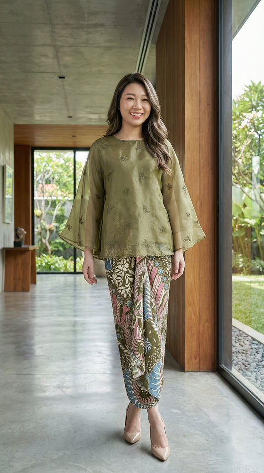 Organza Cape Diorra Kurung – Raya 2026 Limited Edition Batik Pario Set