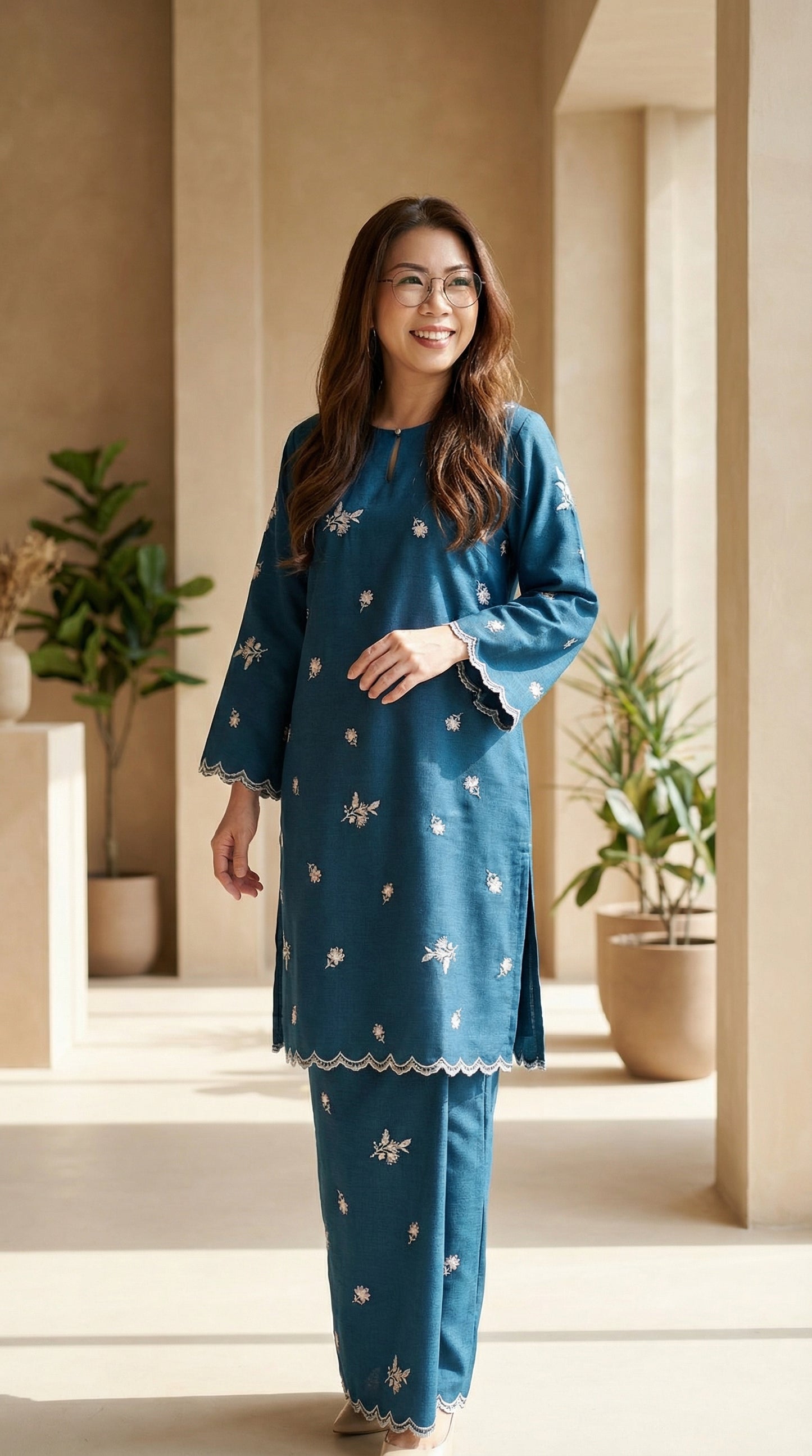 Kurung Della