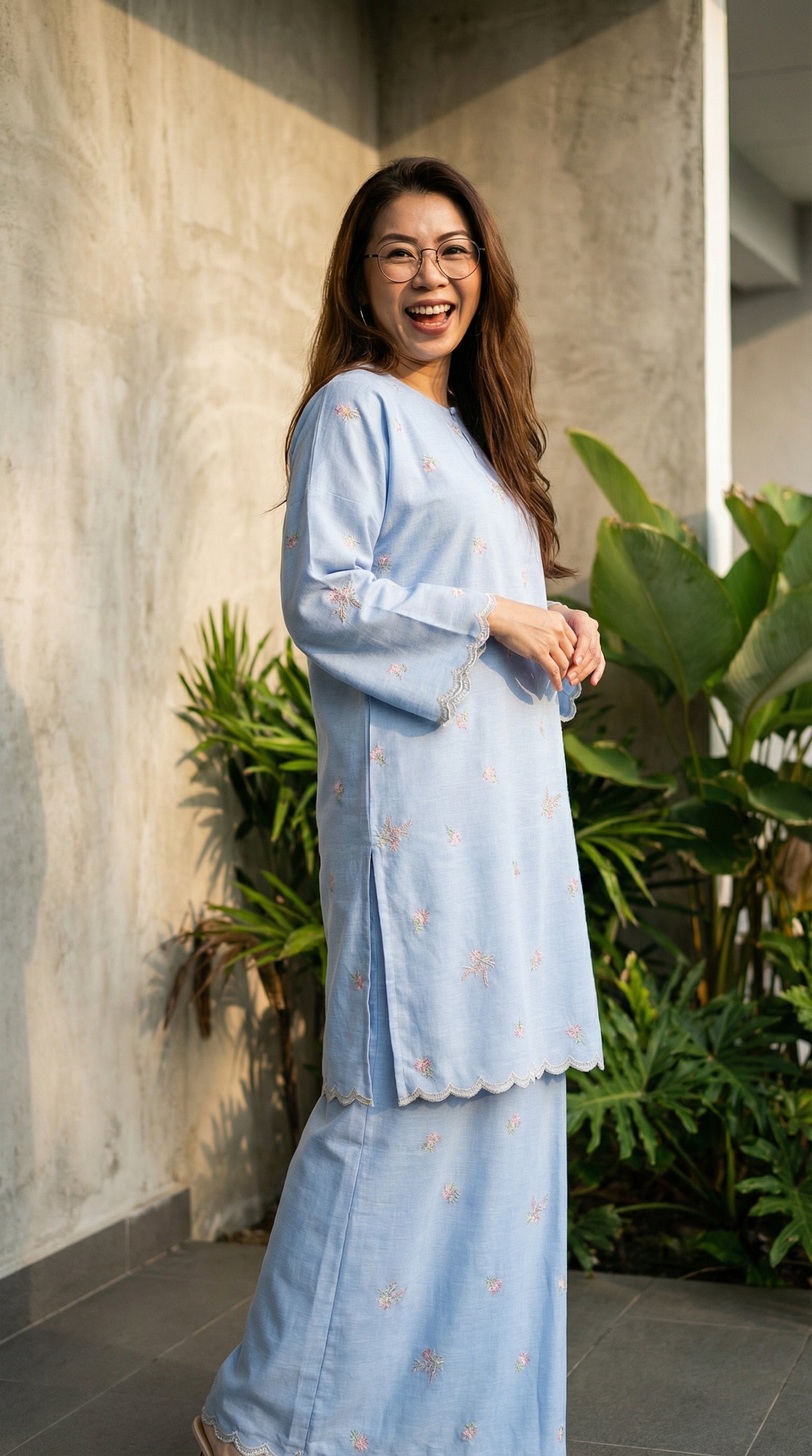 Kurung Della