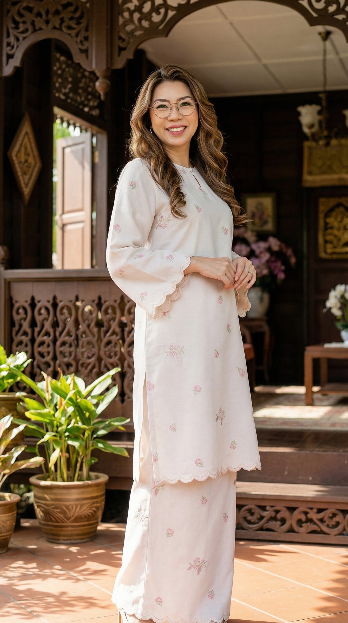 Kurung Della