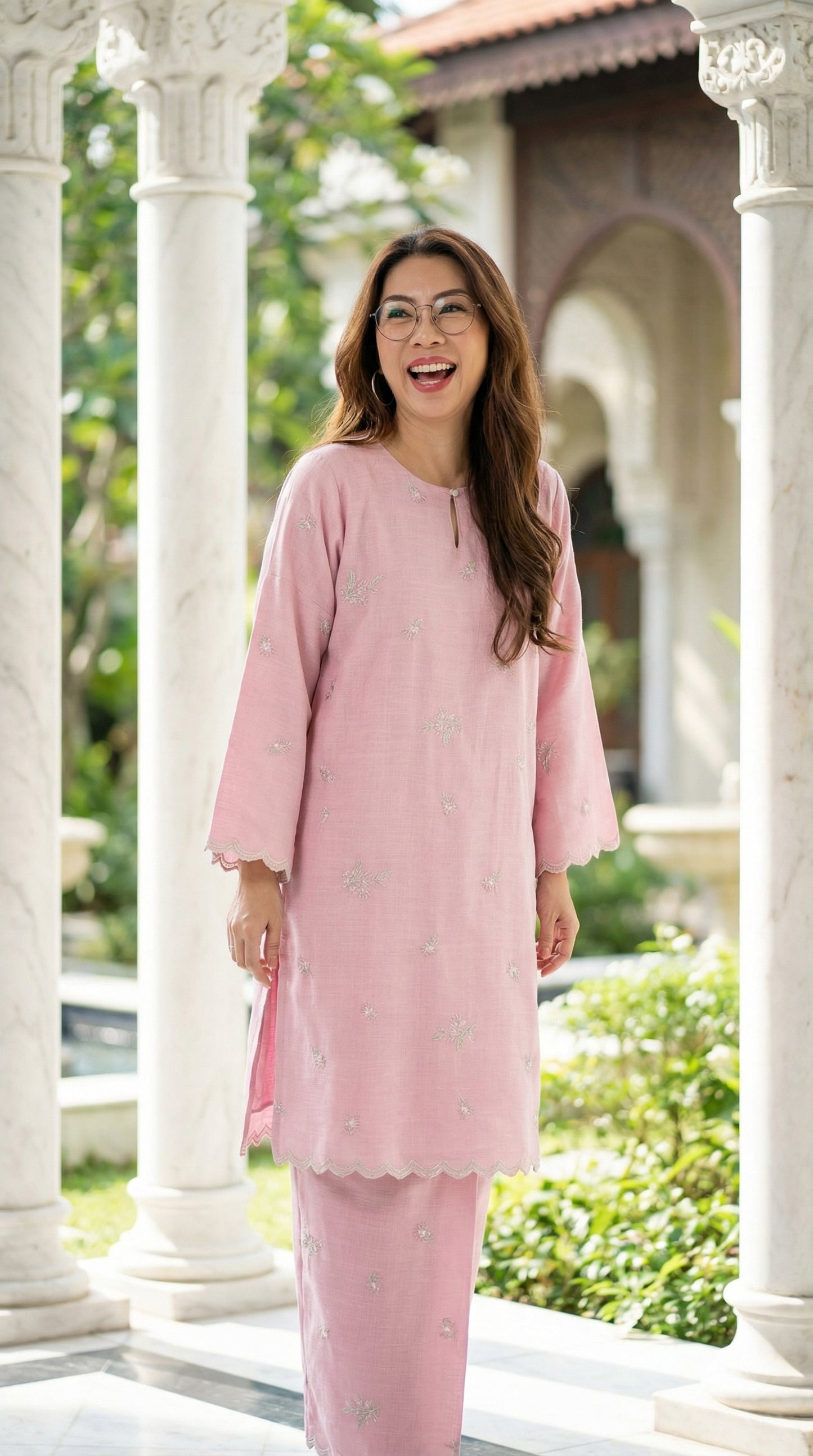 Kurung Della