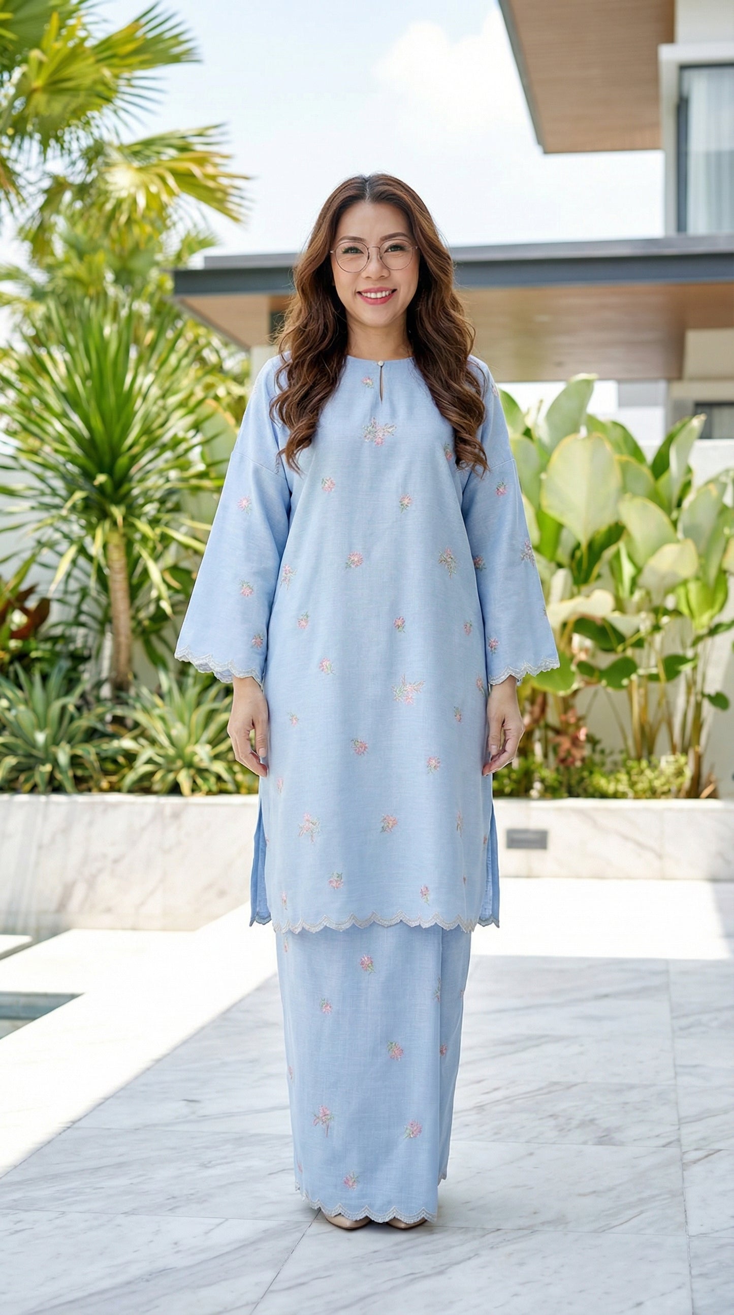 Kurung Della